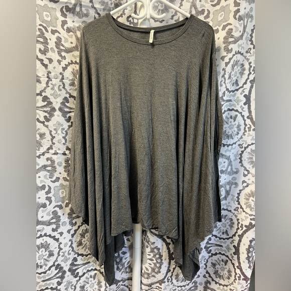 Gorgeous Oversized Poncho! - Picture 1 of 5